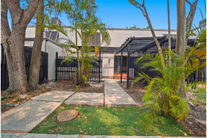 1391 E Golfview Drive 1391, Pembroke Pines 1391 E Golfview Drive 1391, Pembroke Pines