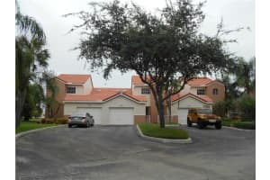 8213 Nw 70th St 8213, Tamarac