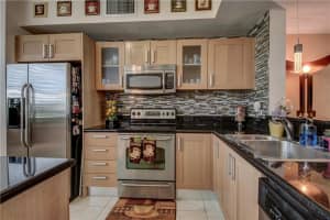 2142 Van Buren St 503, Hollywood