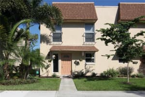 523 N Pine Island Road 12, Plantation 523 N Pine Island Road 12, Plantation