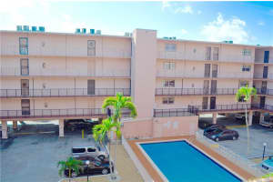 1075 W 68th St 309, Hialeah