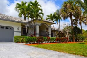 2240 Rabbit Hollowe Circle, Delray Beach