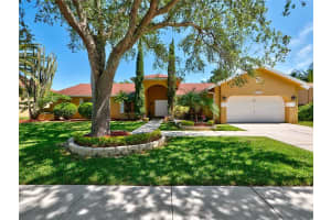 20301 Nw 3rd St, Pembroke Pines