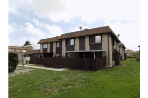 2110 Sherwood Forest Boulevard 24, West Palm Beach