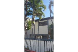 676 Ne 195th Street 676, Miami