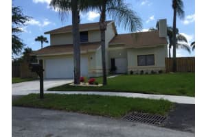 9930 Sw 14 St, Pembroke Pines