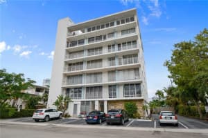 524 Orton Avenue 401, Fort Lauderdale