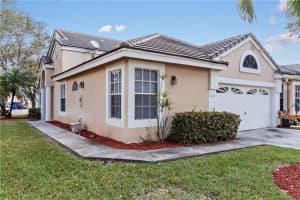 8787 Forest Hills Boulevard 44-i, Coral Springs