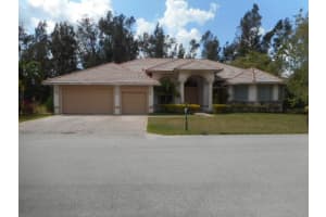 1663 Sw 132nd Way, Davie
