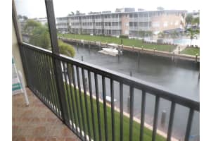 124 Shore Court 305, North Palm Beach