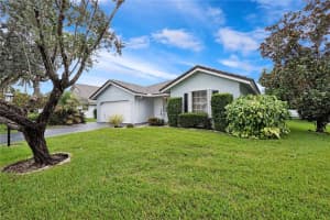 5341 Pine Circle, Coral Springs