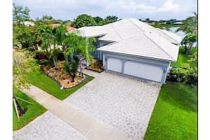 8934 Nw 38th St, Cooper City