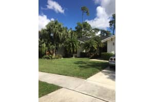 12306 Sawgrass Court, Wellington