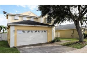 124 W Riverbend Dr, Sunrise