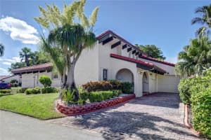 8291 Pine Rd, Tamarac