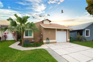 11030 Sw 13th St, Pembroke Pines