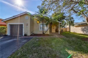 963 Nw 89th Avenue, Plantation