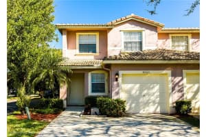 8665 N Southgate Shores Cir 8665, Tamarac