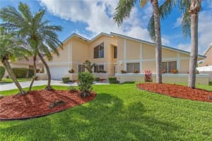 7832 Nw 83rd St, Tamarac