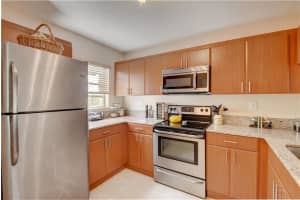 8245 Fairway Road E, Sunrise