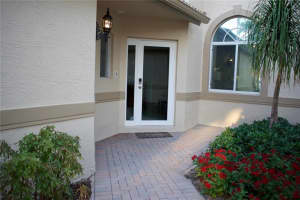 5071 W Madison Lakes Circle, Davie