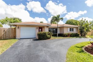 9605 Nw 66th St, Tamarac