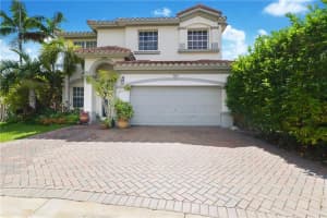 2030 Nw 99th Ave, Pembroke Pines