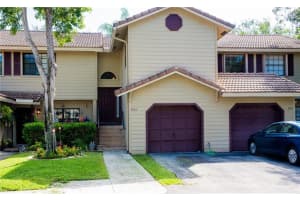 9003 Vineyard Lake Dr 926-06, Plantation