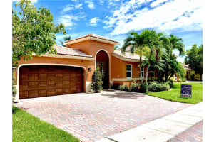 19927 Sw 3rd Place, Pembroke Pines
