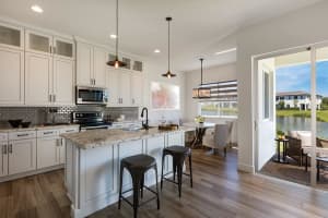 1350 Pioneer Way 83, Royal Palm Beach