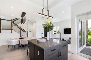 911 Pioneer Way 46, Royal Palm Beach