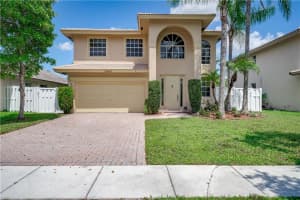 10821 Nw 36th St, Sunrise