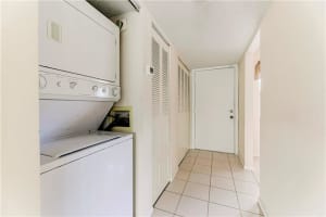 8450 Lagos De Campo Blvd 207, Tamarac