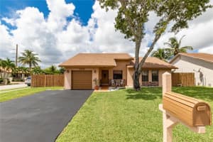 4505 Nw 94th Way, Sunrise