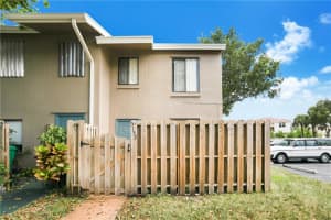 5152 S University Dr 5152, Davie