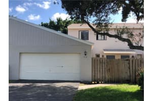 5116 S University Dr 5116, Davie