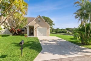 2815 Black Pine Ct, Lake Worth