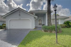 5450 Pine Court, Coral Springs