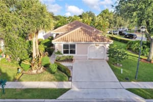 3915 Nw 89th Avenue, Coral Springs
