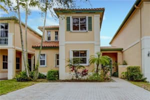 8384 Nw 143rd Terrace, Miami Lakes
