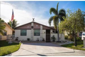 5068 Nw 195th Ln, Miami Gardens