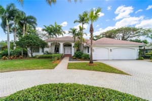 11010 Sw 38th Dr, Davie