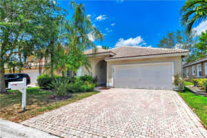8523 Nw 46th Dr, Coral Springs
