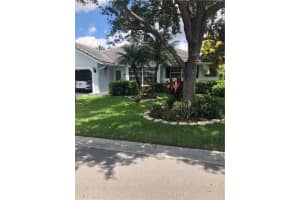 5471 Pine Ct, Coral Springs