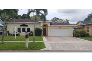 9734 Carousel Cir, Boca Raton