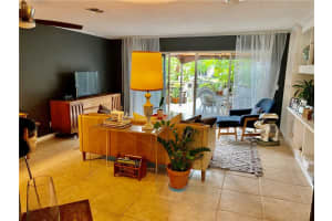2004 Riverside Place 3, Wilton Manors