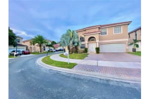 2181 Nw 98th Way, Pembroke Pines
