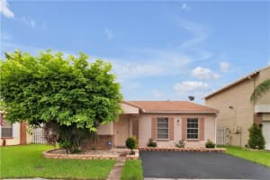 13851 Langley Pl, Davie