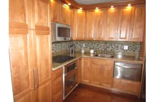 9234 Sw 5th St B, Boca Raton