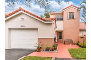 8267 Nw 70th St 8267, Tamarac